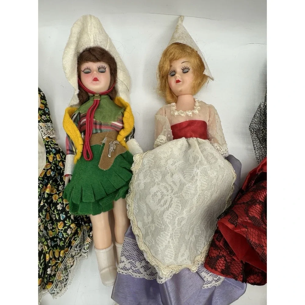 Vintage Dolls of the World Lot 12 Sleepy Eyes Hong Kong National Costume
